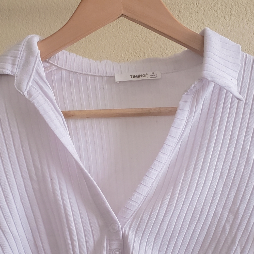 ☀️ TIMING Ribbed V-Neck Top - Picture 3 of 4